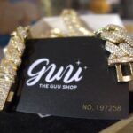 Auffälliger Hip-Hop-Schmuck von The GUU Shop